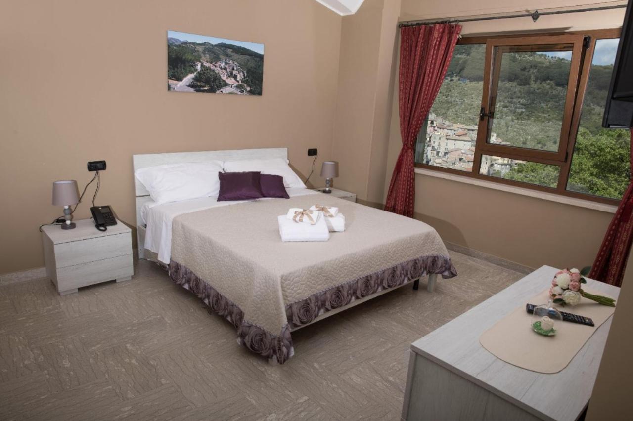 ホテル Divino Bistrot E Relais Lenola エクステリア 写真