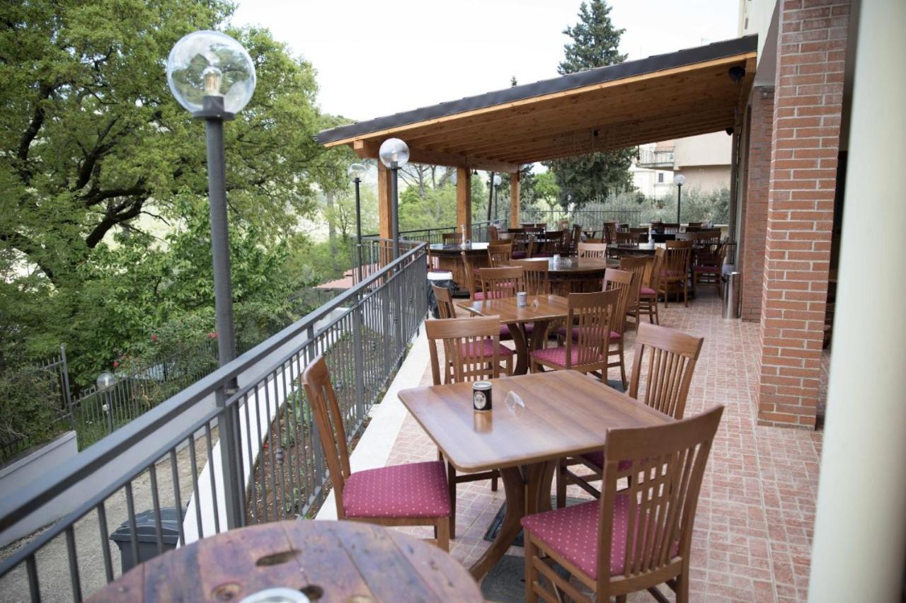 ホテル Divino Bistrot E Relais Lenola エクステリア 写真