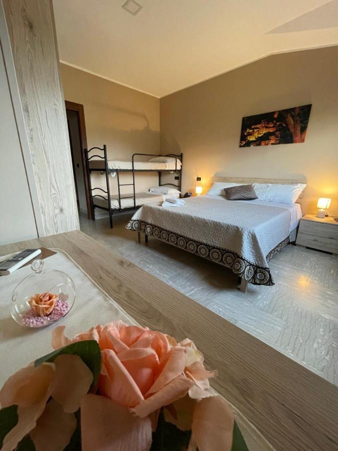 ホテル Divino Bistrot E Relais Lenola エクステリア 写真